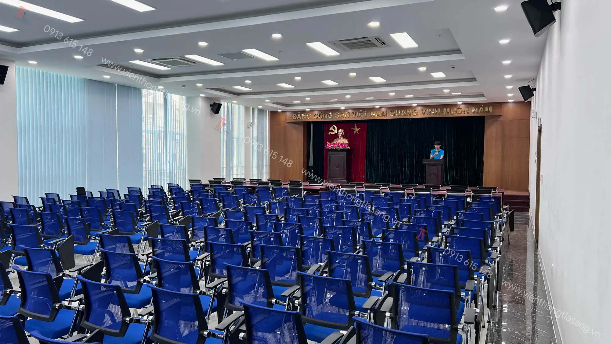 Âm thanh hội thảo TOA trong Các Phòng Họp Chuyên Nghiệp 8 thi cong he thong am thanh hoi truong3