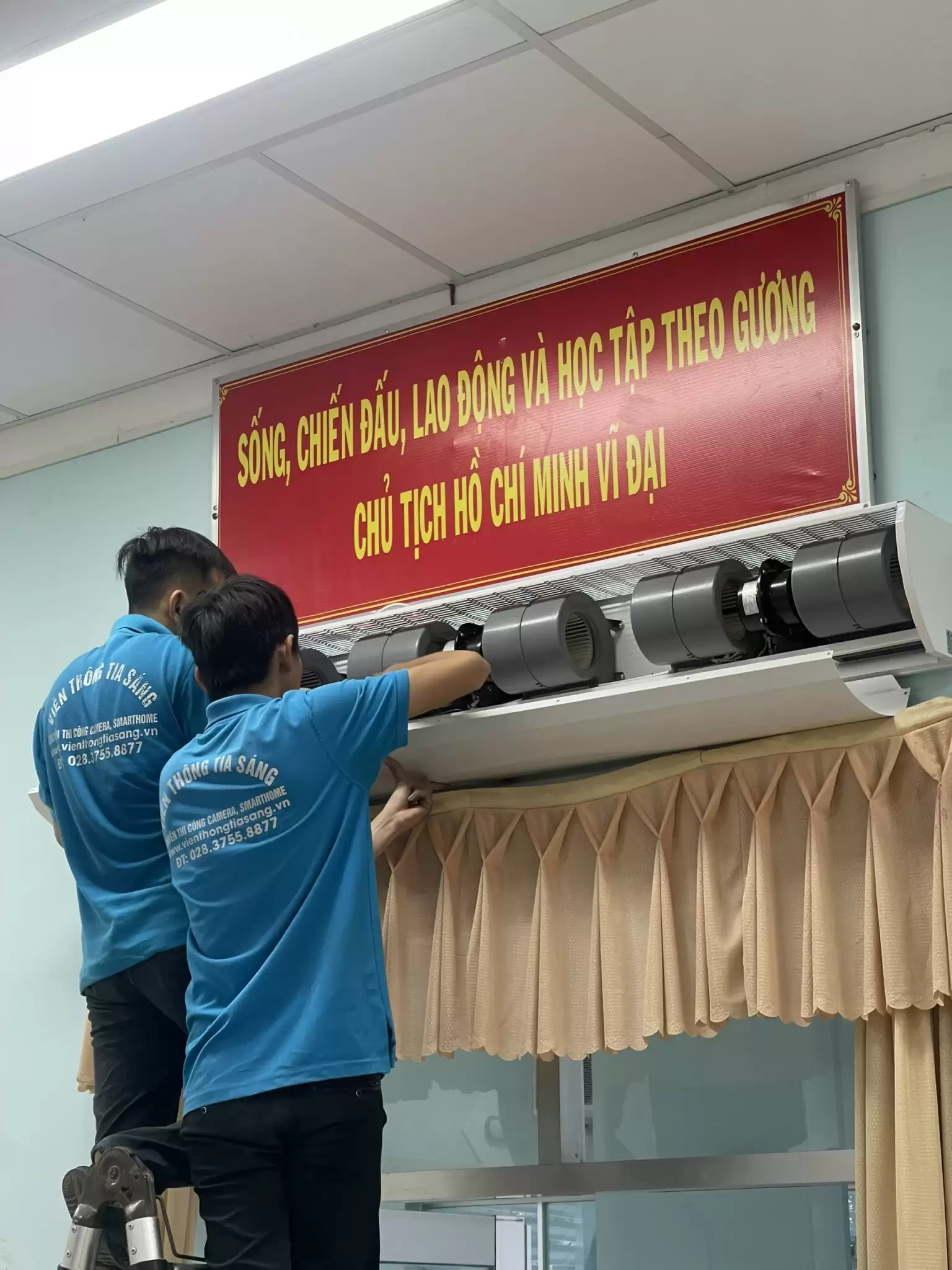 17/10/2023 Tia Sáng lắp đặt máy lạnh cho BV Huyện Củ Chi